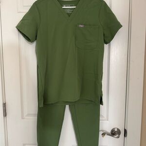 Figs Fern Green Women's Scrub Set